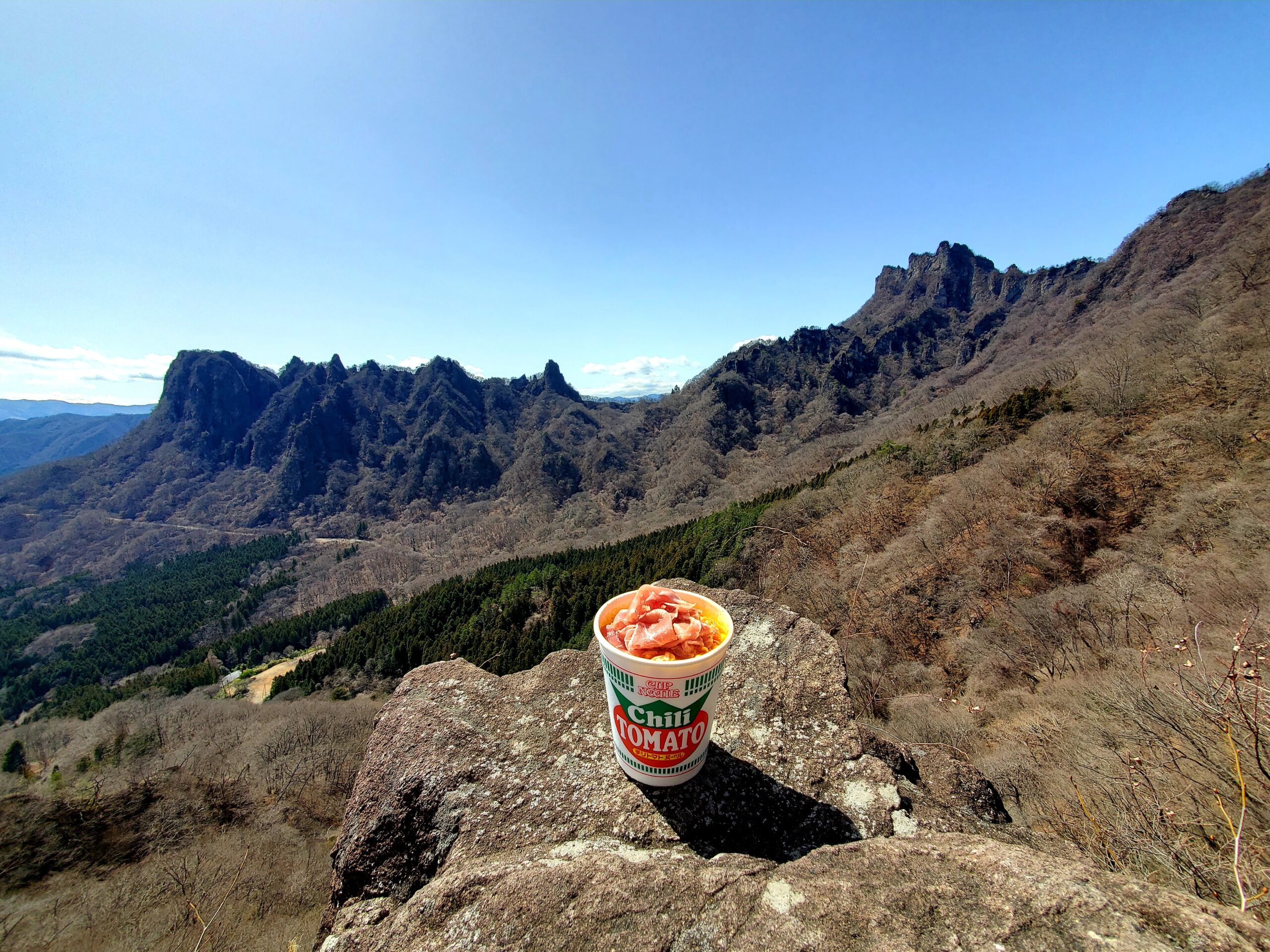 山で食べるカップ麺にはこのトッピング おすすめアレンジ4選 登山 キャンプ料理 山ごはん屋 山メシのレシピ 登山情報ブログ